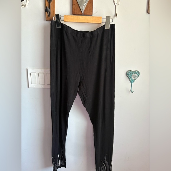 Elegant Black Men's Pants with Embellished Detail - Picture 1 of 4